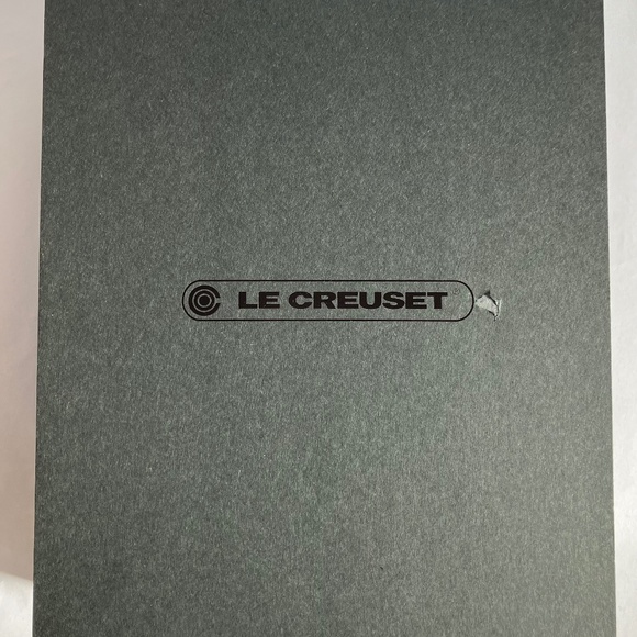 Le Creuset 2-Piece Lever and Foil Cutter Gift Set - Picture 1 of 12
